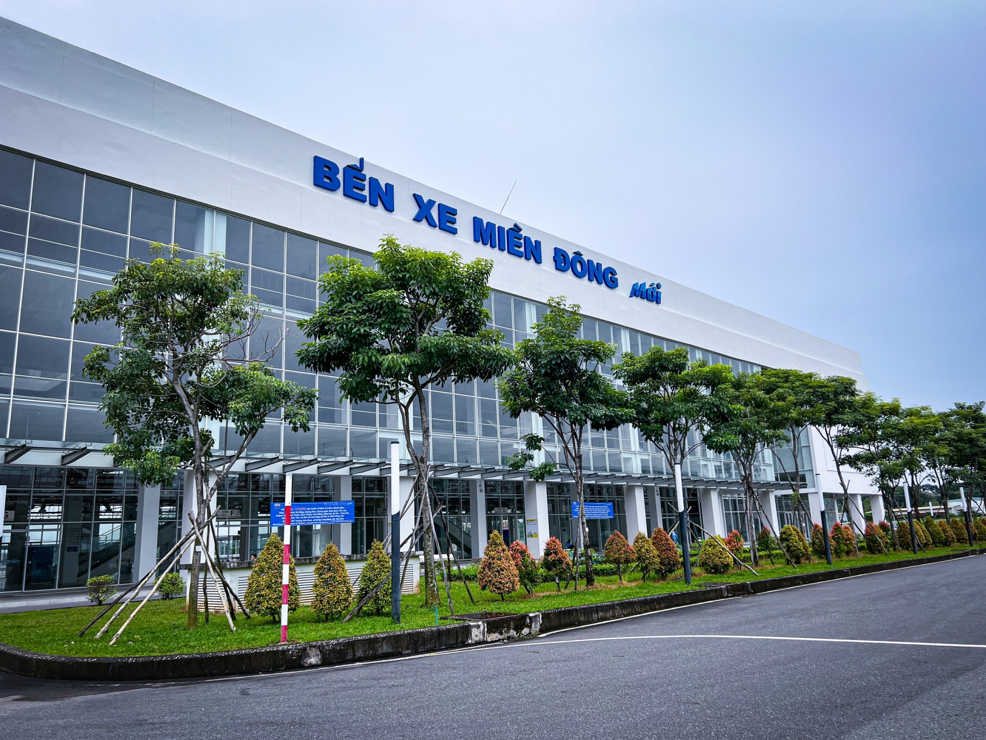 Xe Bến Tre – Sài Gòn bến Miền Đông mới: Giá vé & lịch trình chi tiết (Cập nhật 2025)